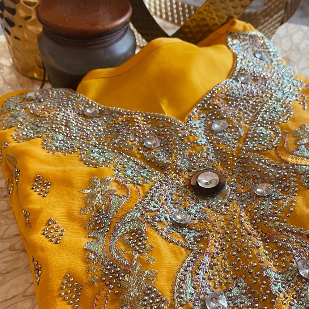 Pakistani/Indian 3-piece sunny yellow dress ☀️💛